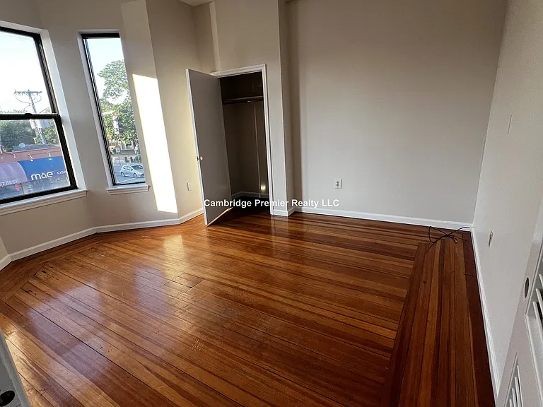 790 Main St #10 — Photo 25
