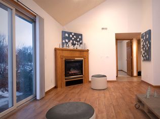 881 Fraser Ln, Hudson, WI 54016