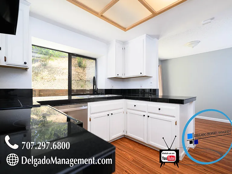 337 Seahorse Dr — Photo 8