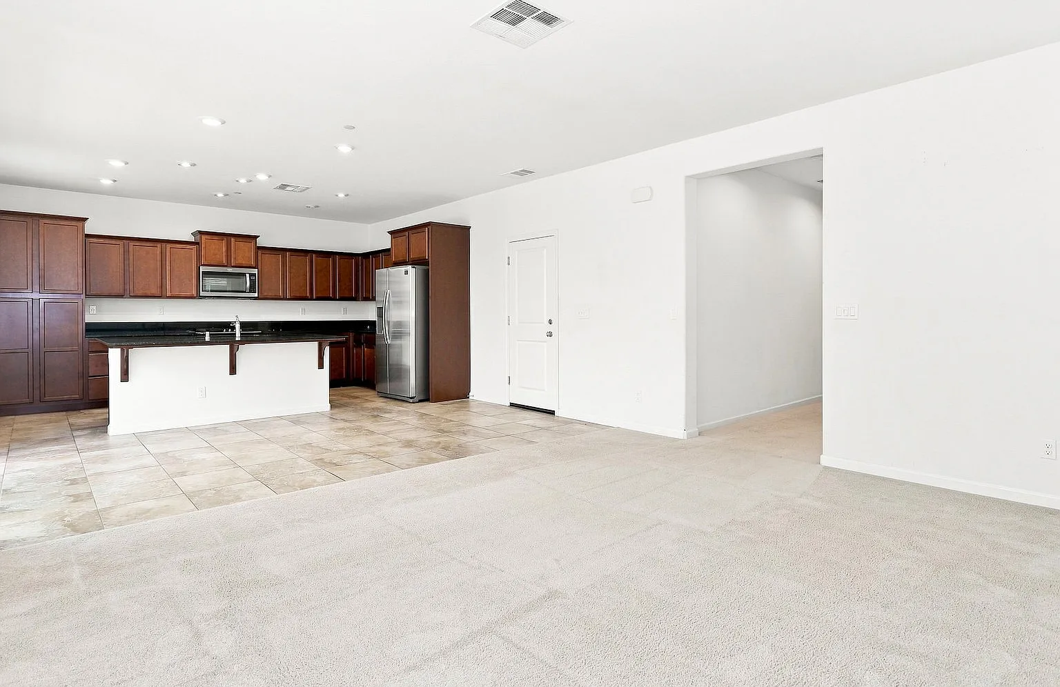 3 bed, 2.5 bath, 1833 sqft, $2,895 — Photo 4