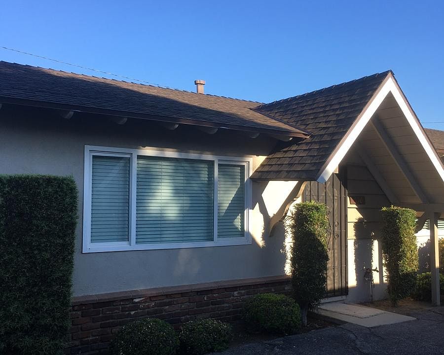 1st image of 562 E Lemon Ave