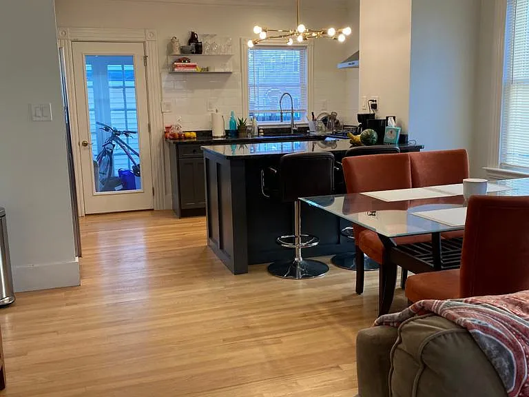 28 Ward Ct — Photo 2