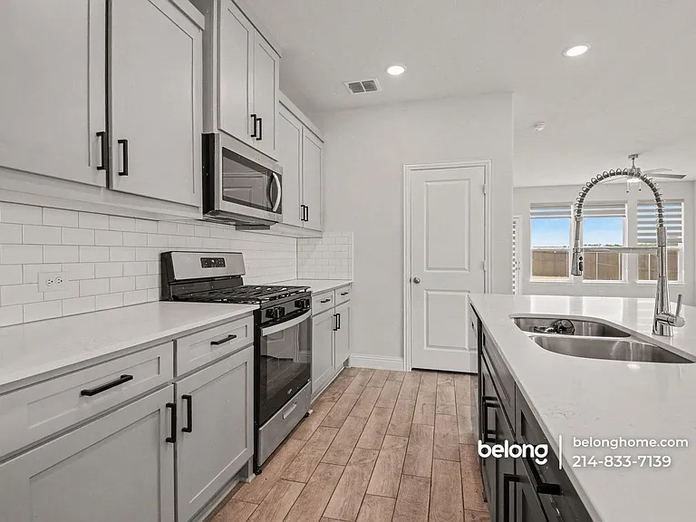905 Sicily Blvd — Photo 6