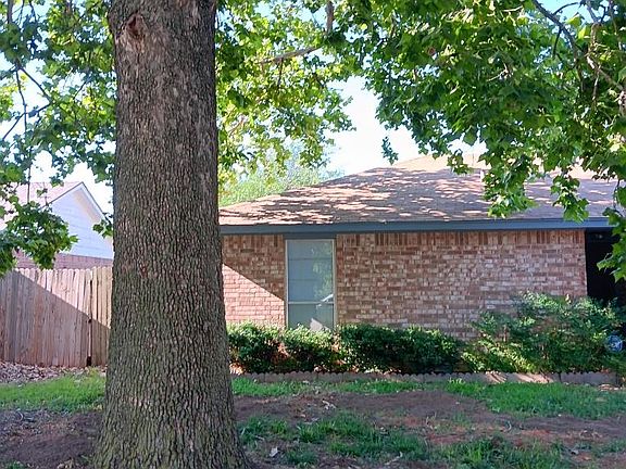 3rd image of 1118 W Gladys Way