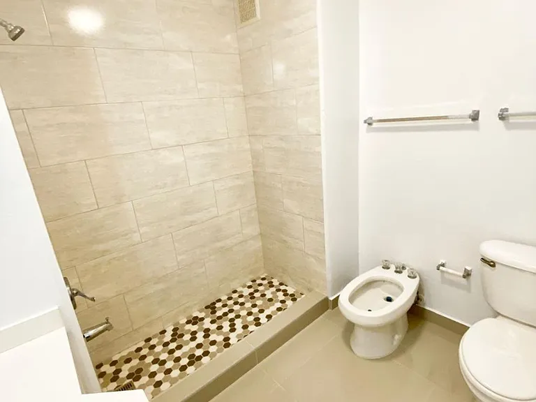 Condominio Jardines del Parque, Carolina. — Photo 13