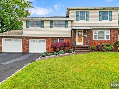 417 Van Luyn Ter, Saddle Brook, NJ, 07663