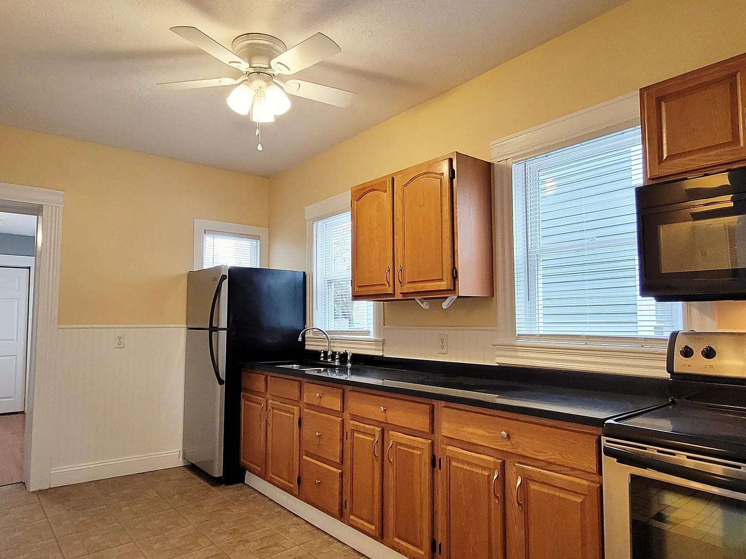 1 bed, 566 sqft, $1,095 — Photo 4