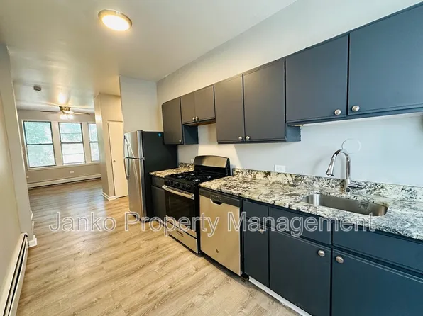 62 N Parkside Ave #2, Chicago, IL 60644