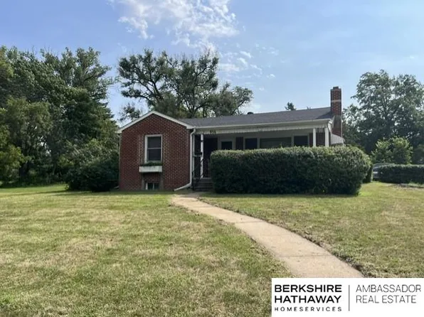 956 S 48th St, Lincoln, NE 68510