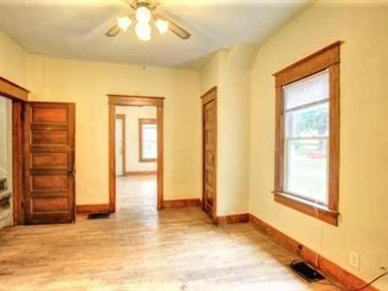 1011 W Tremont St — Photo 15