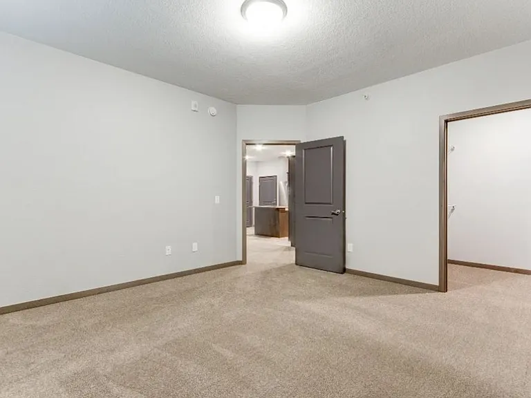 Crest View Village Apartments, LLC — Photo 8