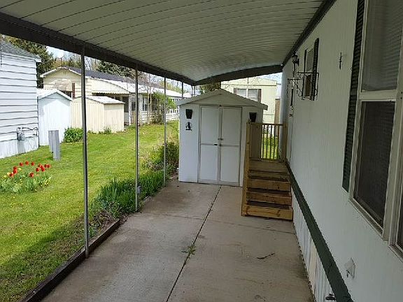 2nd image of 97 Quarry Hill Est #97