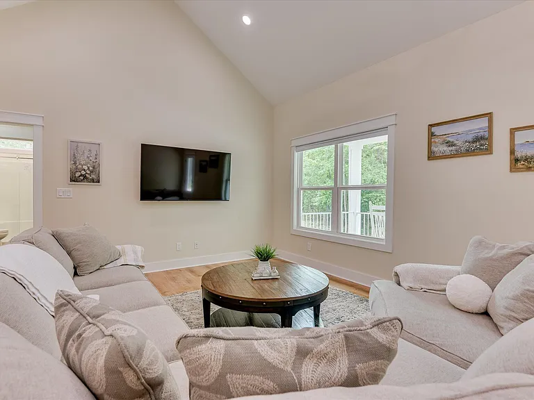 272 Old Barnwell Rd — Photo 4
