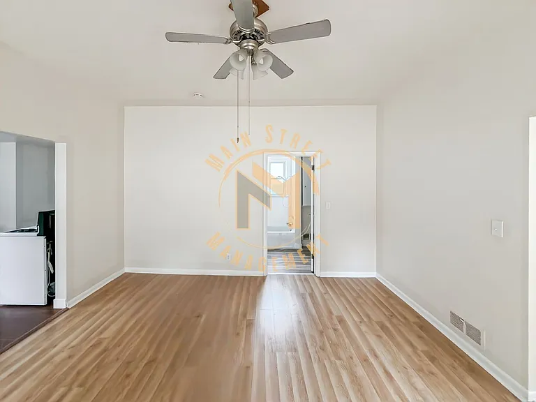 700 Merritt Ave — Photo 6