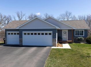 1015 Lakewood Trl, Nya, MN 55397