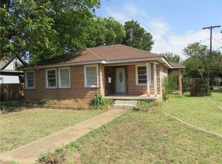 609 E Cypress St, Altus, OK 73521