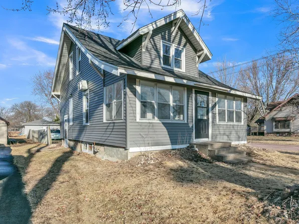 812 N Main St, Winthrop, MN 55396