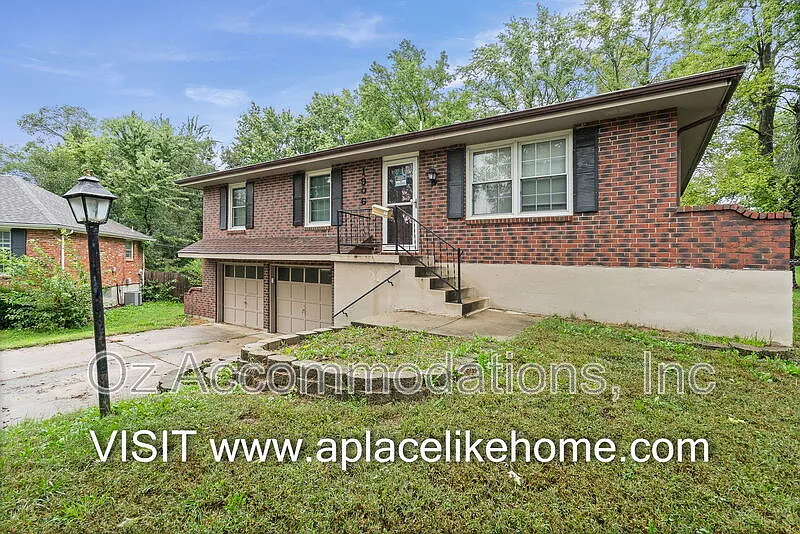 3 bed, 2.0 bath, 1575 sqft, $1,795 — Photo 2