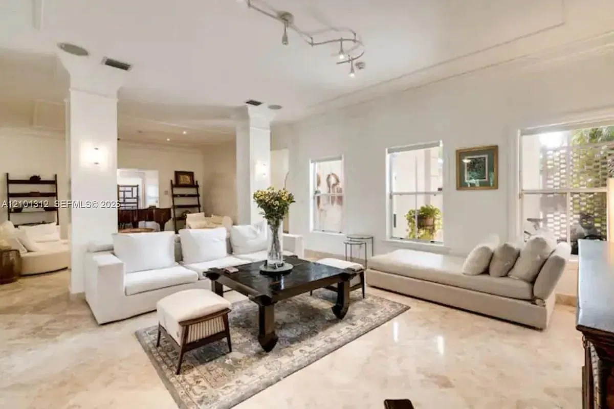 High Point Estates — Photo 2