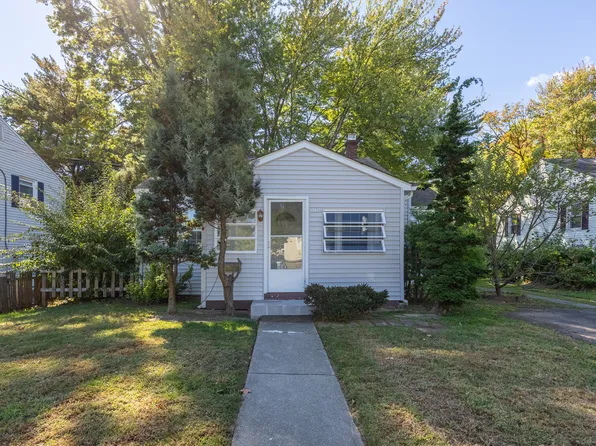 109 Mayflower Street, West Hartford, CT 06110