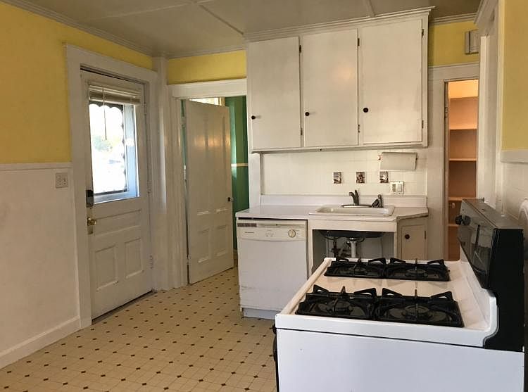 1st image of 1 E Summer St #1