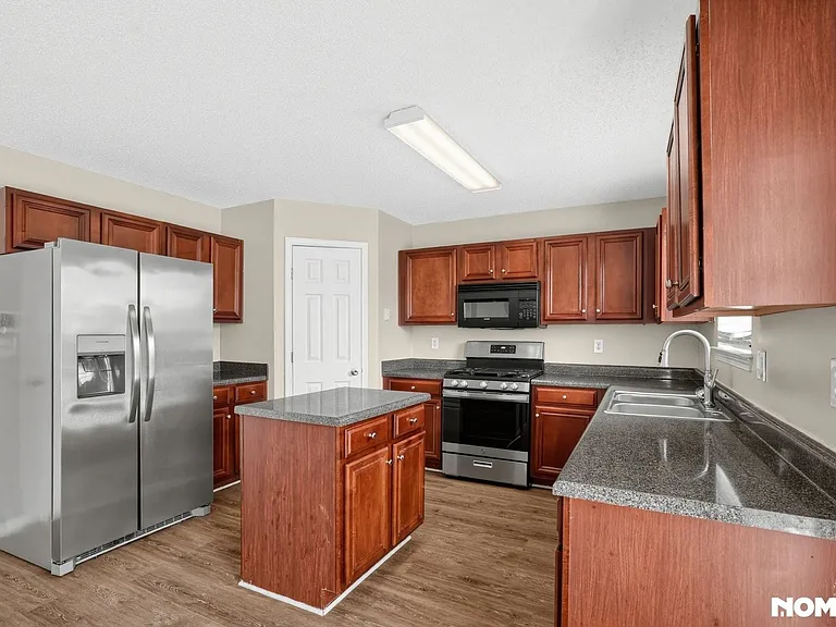 3693 Arminto Dr — Photo 15