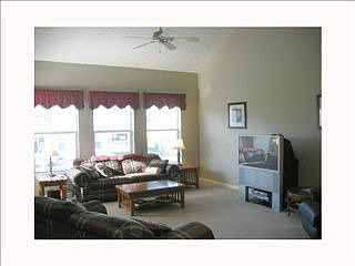 3rd image of 5746 Braymoore Dr