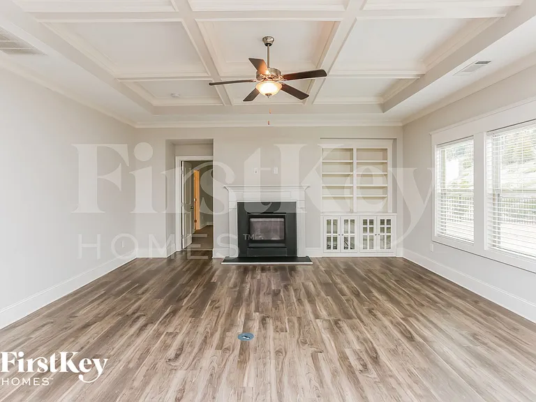 4541 Banshire Cir — Photo 3