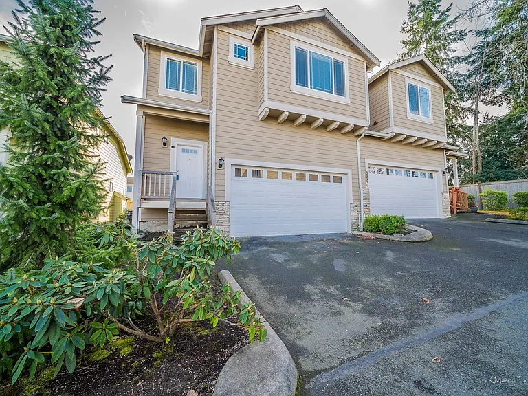 9200 11th Pl NE — Photo 1