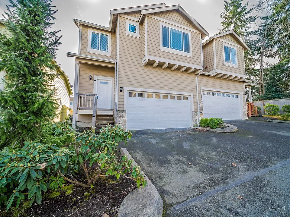 9200 11th Pl NE