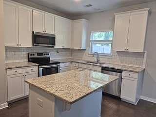 5th image of 3213 Camden Ct S