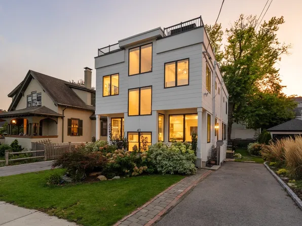 41 Paul St #1, Watertown, MA 02472