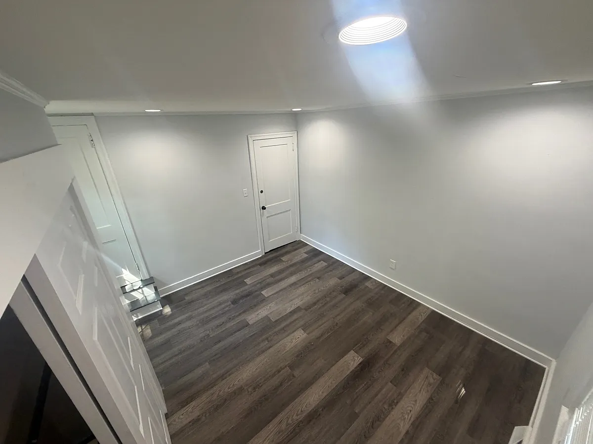Building Photo - 3619 Hanson Ave #3