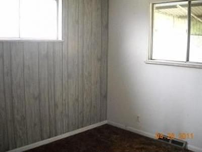 4th image of 1250 Essex Dr