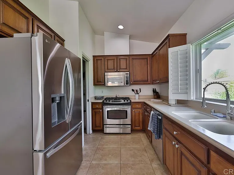 828 D Ave — Photo 28