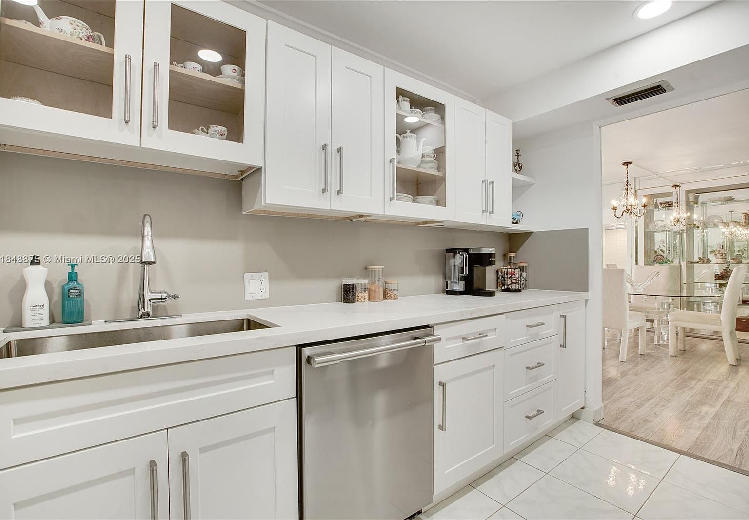 20301 W Country Club Dr APT 526