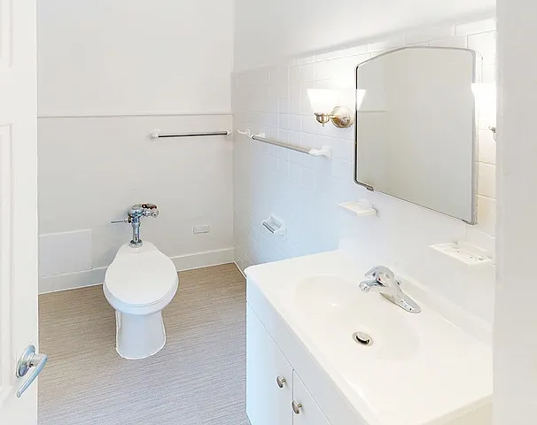 5120 S. Hyde Park Boulevard — Photo 13