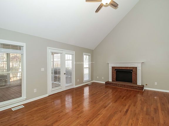 3rd image of 208 Savannah Pl