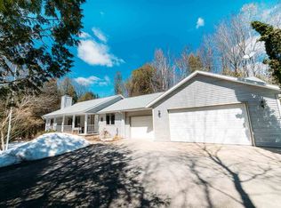 5980 Brown Rd, Little Suamico, WI 54141