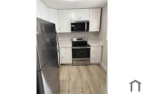 15600 NW 7th Ave Photo 1
