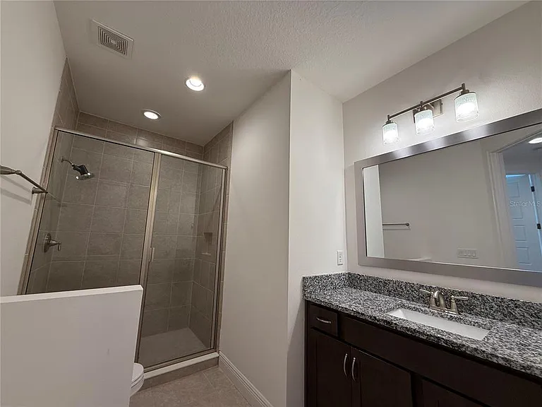 13641 Larkton Ln — Photo 31
