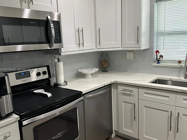 5169 Lakefront Blvd #D — Photo 1