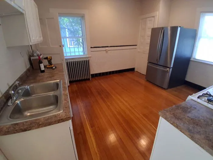 354 Harvard St — Photo 3