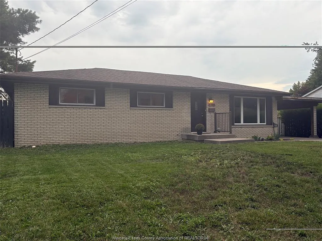 3 bed, $2,150 — Photo 2