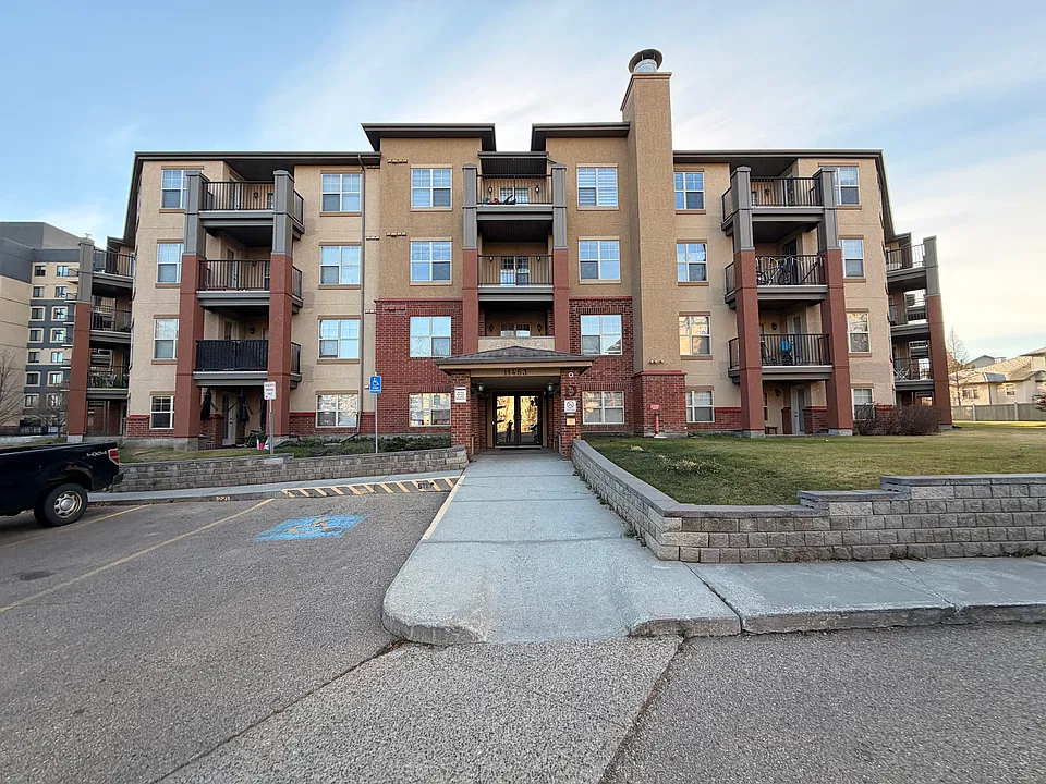 215 Ellerslie Rd SW