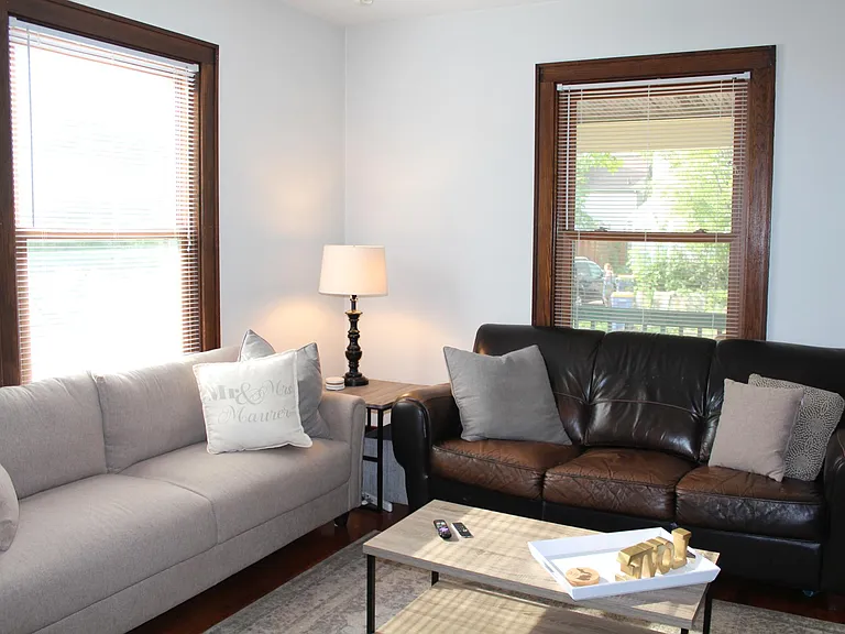 708 Atwood St NE — Photo 3