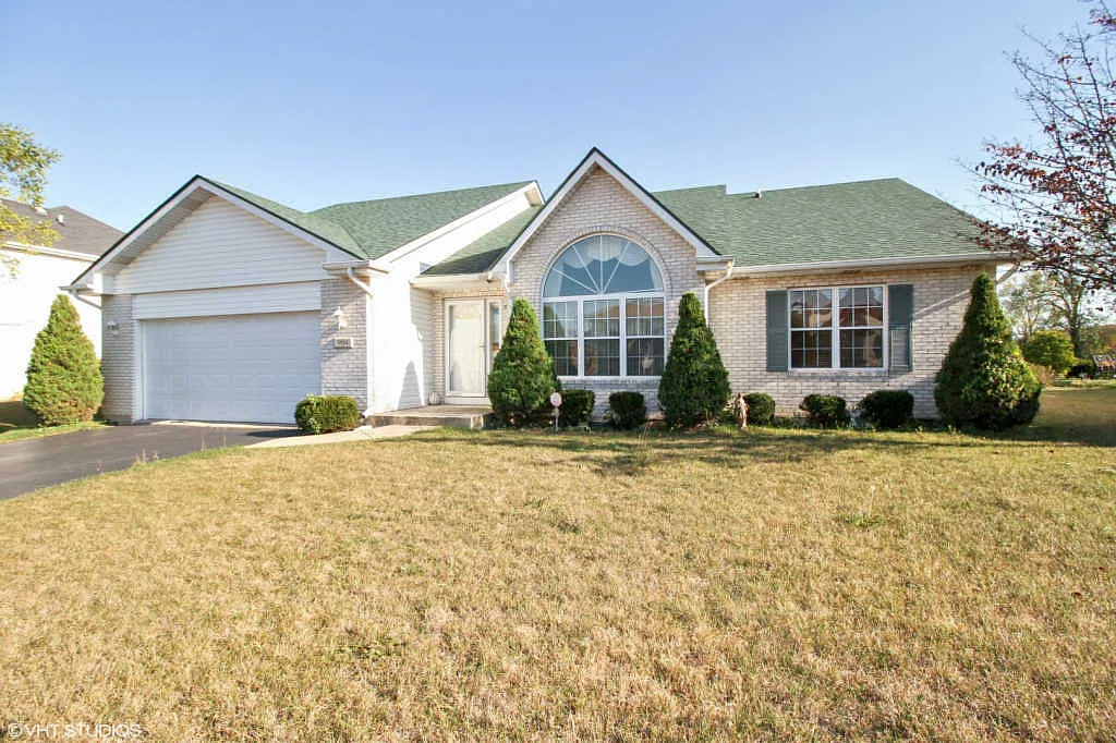 904 Mary Byrne Dr photo 1