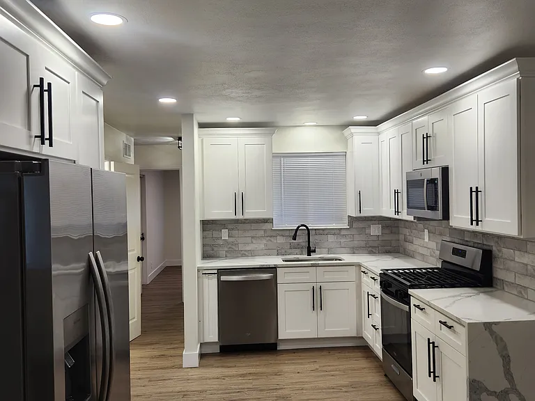 408 Elm St — Photo 18