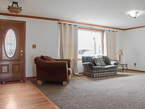 3rd image of 612 N Aten Ave