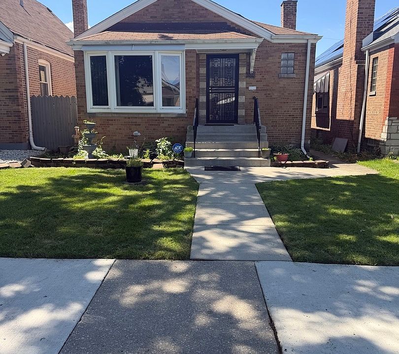 1st image of 3529 W 72nd Pl